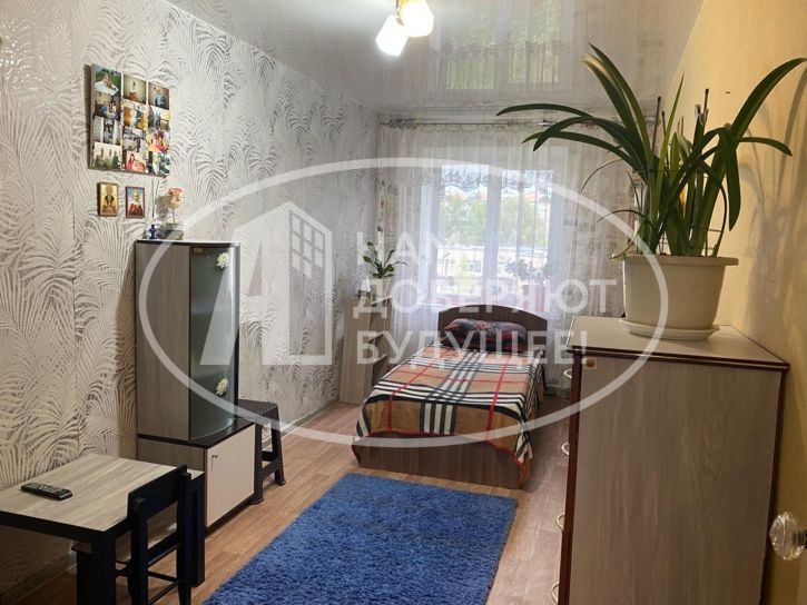 3-комн квартира улица Космонавтов, 12