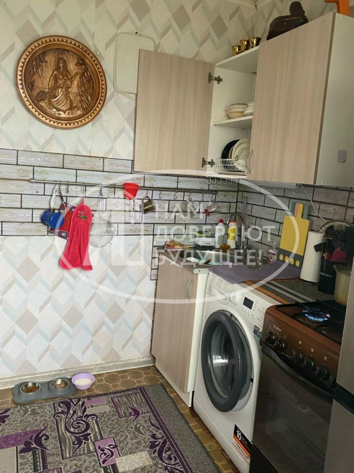 3-комн квартира улица Космонавтов, 12