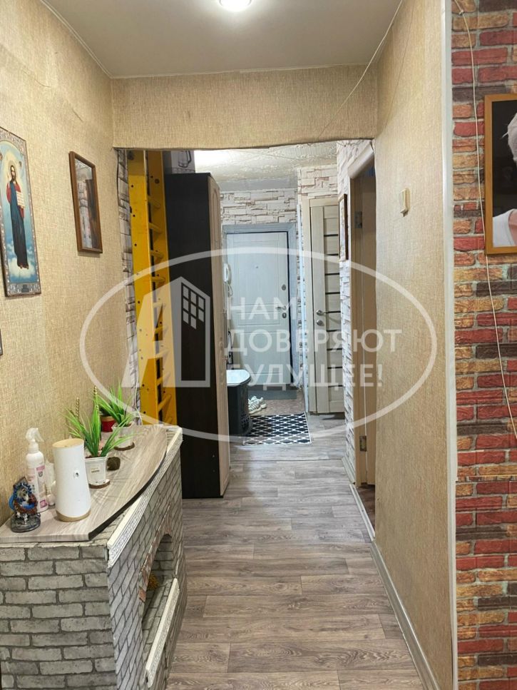 3-комн квартира улица Космонавтов, 12