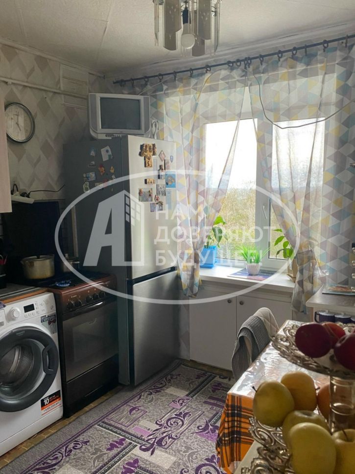 3-комн квартира улица Космонавтов, 12