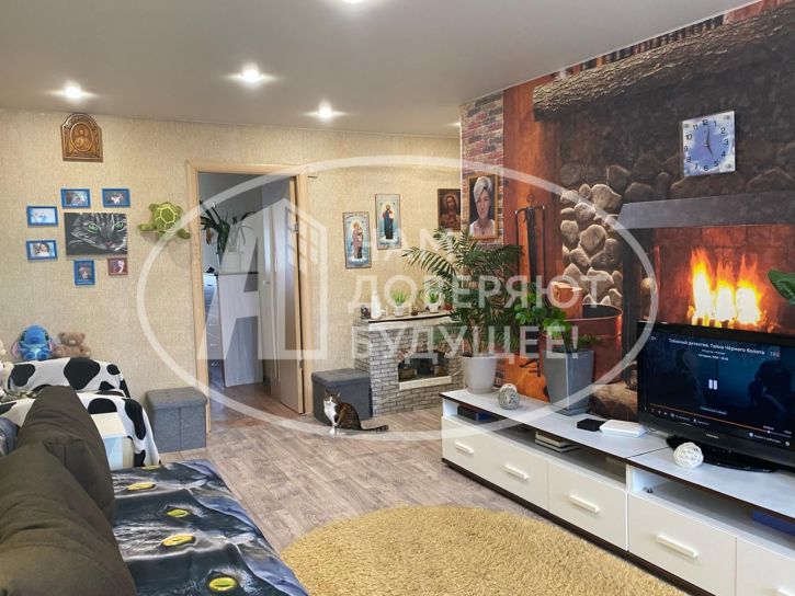 3-комн квартира улица Космонавтов, 12