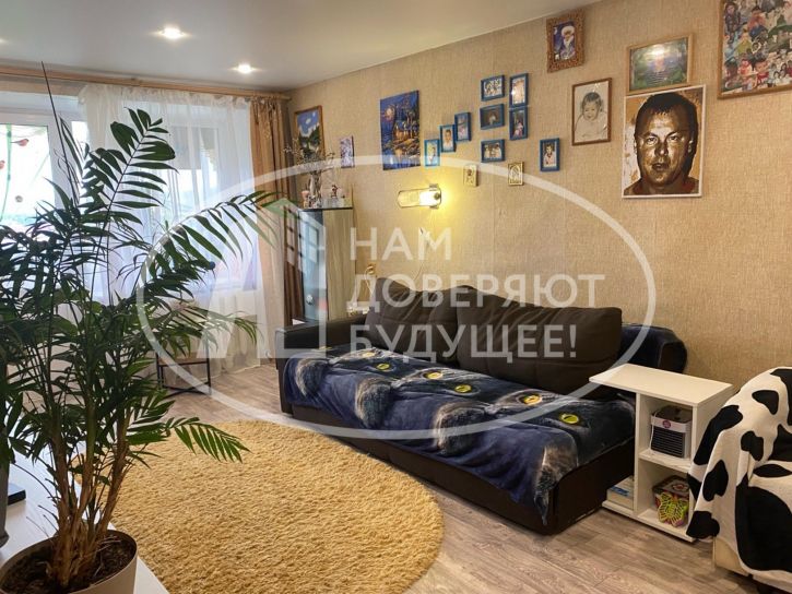 3-комн квартира улица Космонавтов, 12