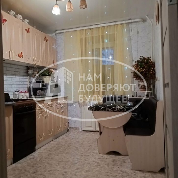 3-комн квартира улица Каширина, 10