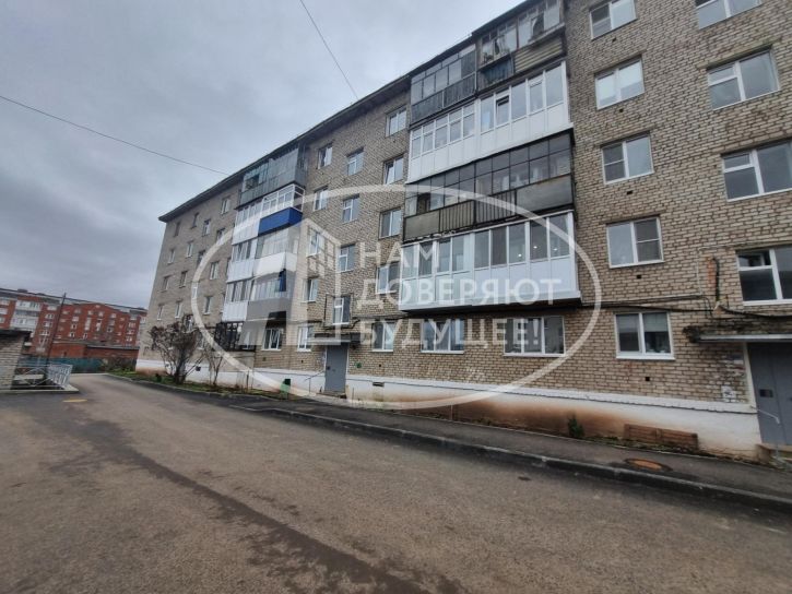 3-комн квартира Коммунистическая улица, 27