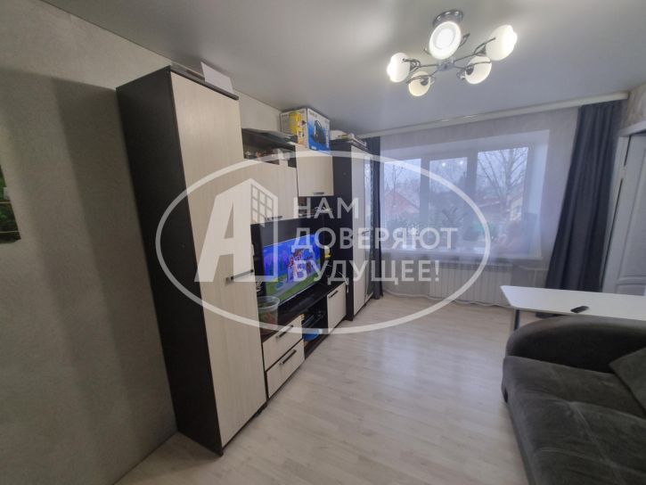 3-комн квартира Коммунистическая улица, 37