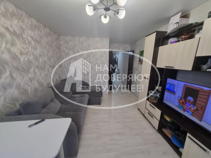 3-комн квартира Коммунистическая улица, 37