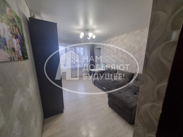 3-комн квартира Коммунистическая улица, 37