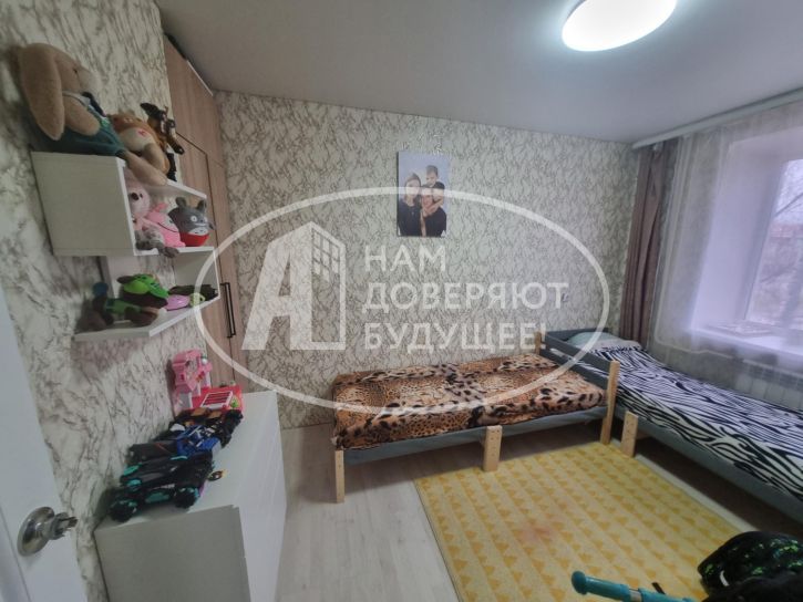 3-комн квартира Коммунистическая улица, 37