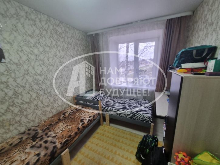 3-комн квартира Коммунистическая улица, 37