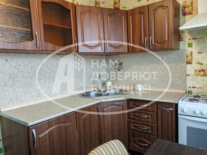 2-комн квартира улица Никонова, 20