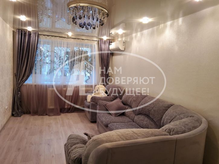 3-комн квартира Коммунистическая улица, 23