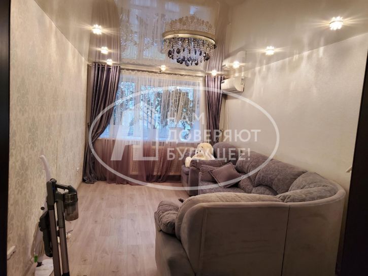 3-комн квартира Коммунистическая улица, 23