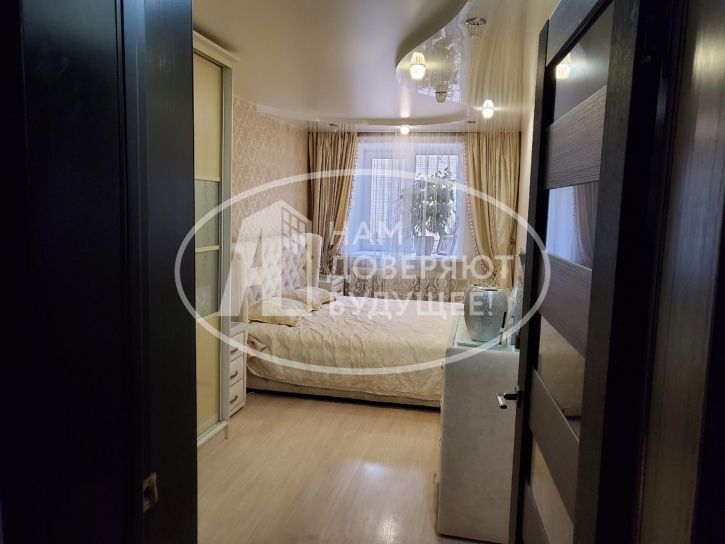 3-комн квартира Коммунистическая улица, 23