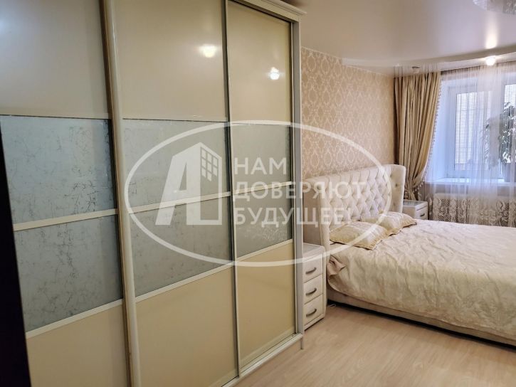 3-комн квартира Коммунистическая улица, 23