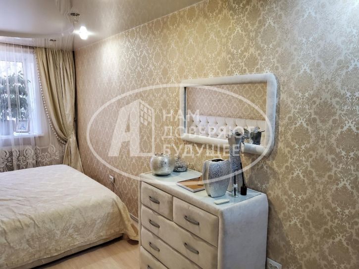 3-комн квартира Коммунистическая улица, 23