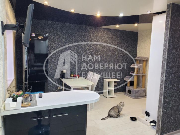 3-комн квартира Коммунистическая улица, 23