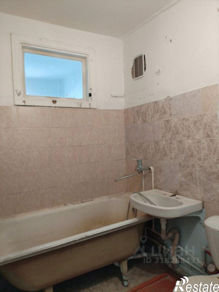 3-комн квартира ул Красноборова, 1,  д. 1