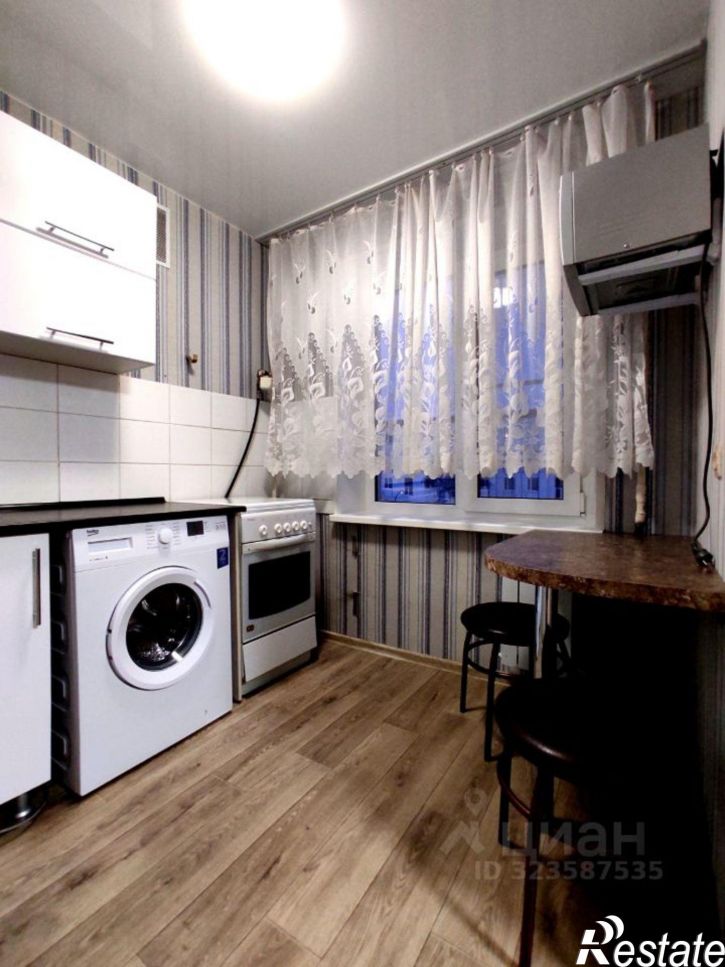 1-комн квартира пр-кт Победы, 18,  д. 18