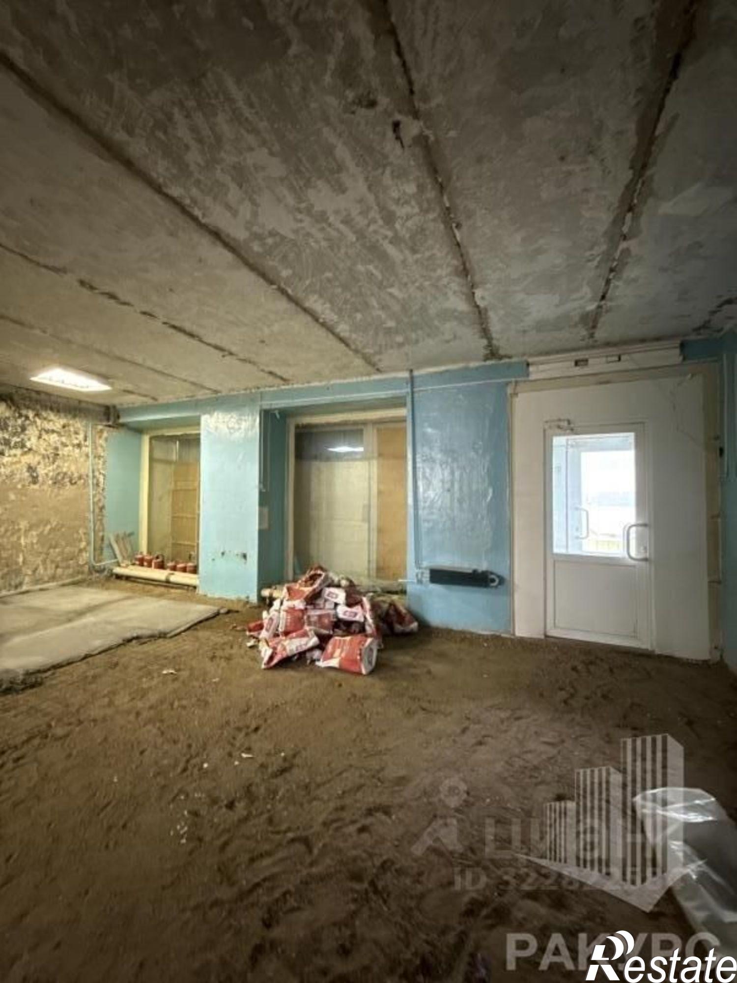 Купить помещение свободного назначения за 4 580 930 рублей на пгт. Звездный, ул. Ленина,  д. 12