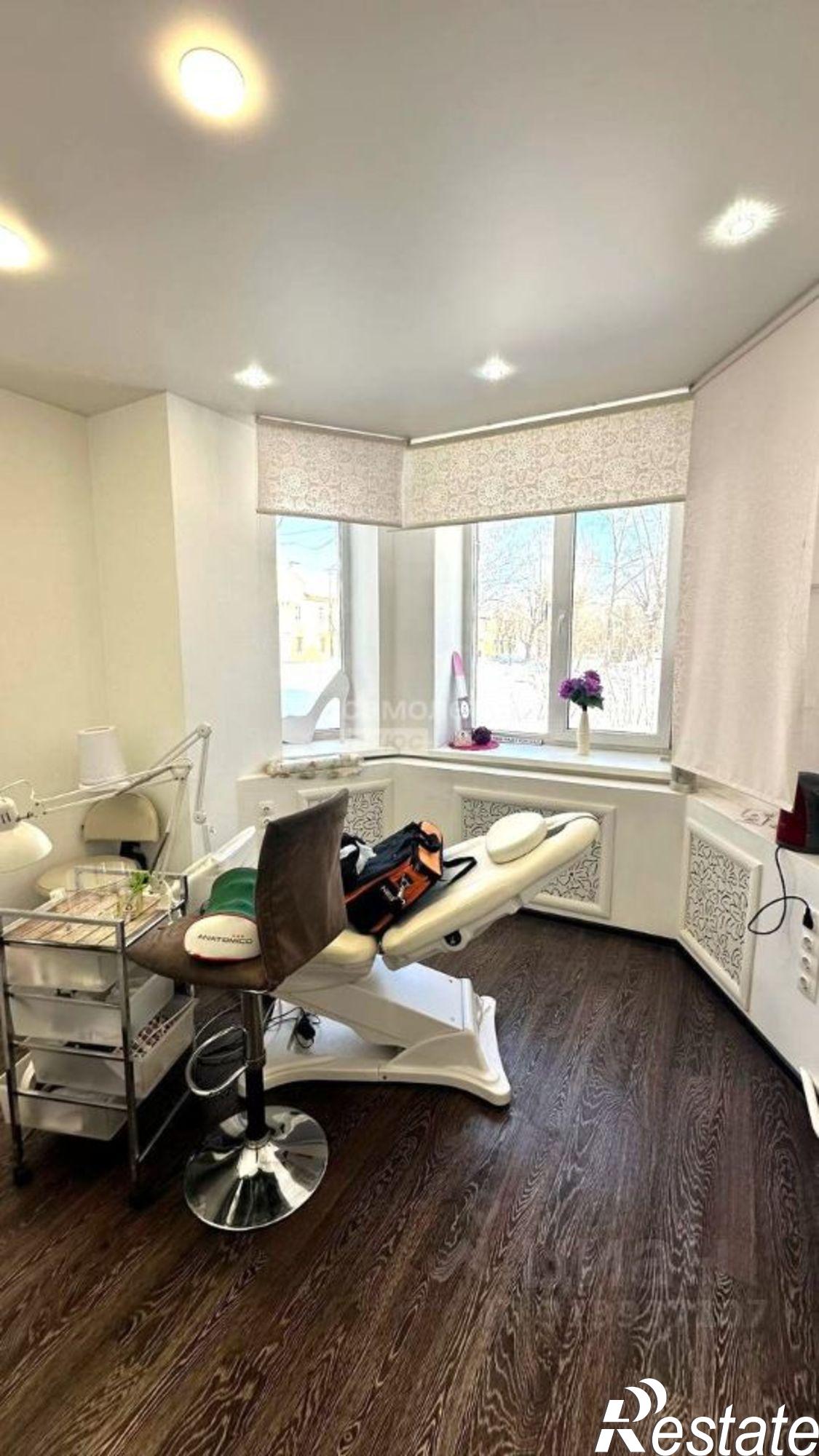 Купить торговое помещение за 6 472 270 рублей на Краснокамск г., Большевистская ул., д.9