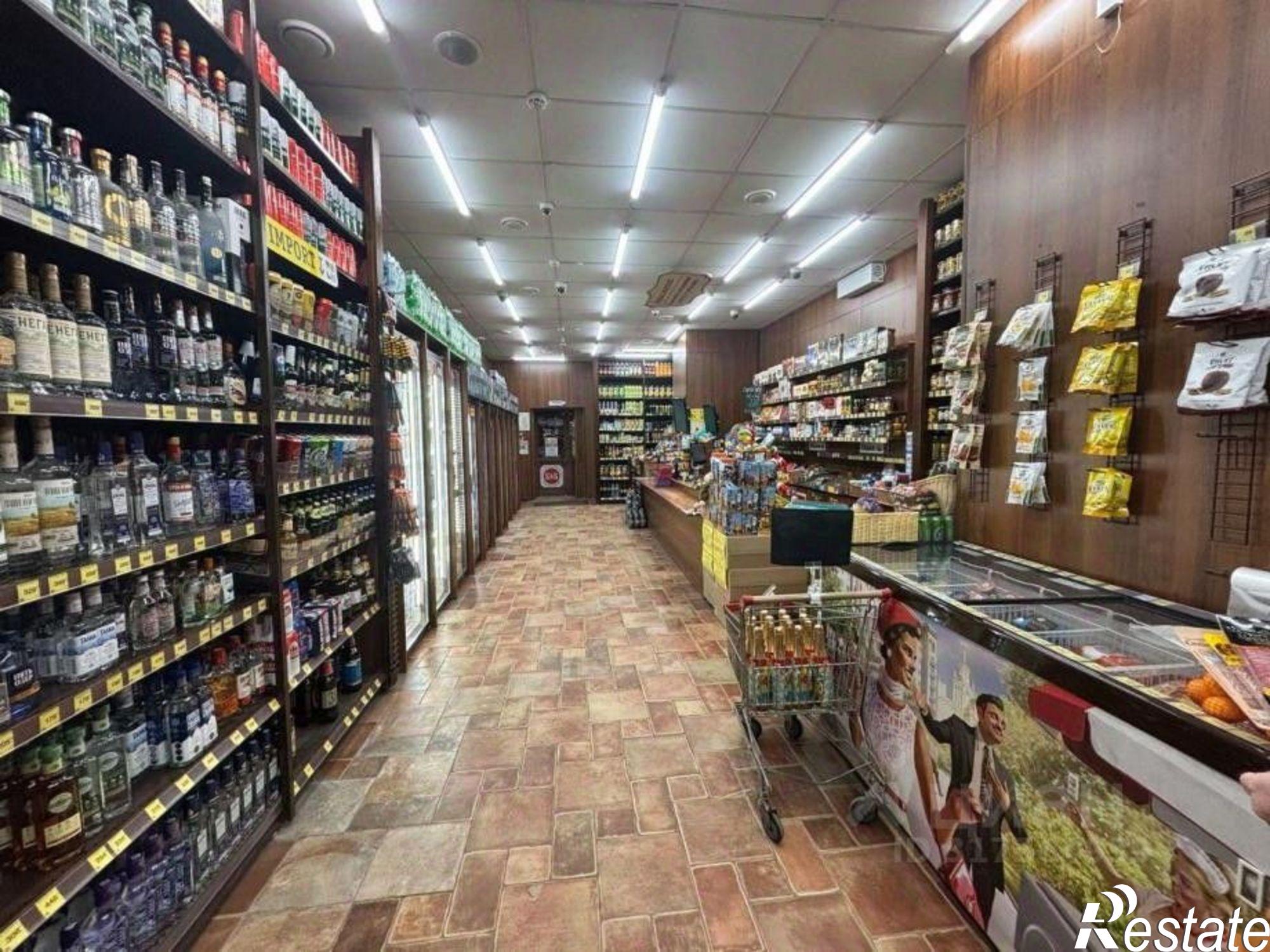 Купить торговое помещение за 4 384 800 рублей на г Соликамск, ул Мира, д 48