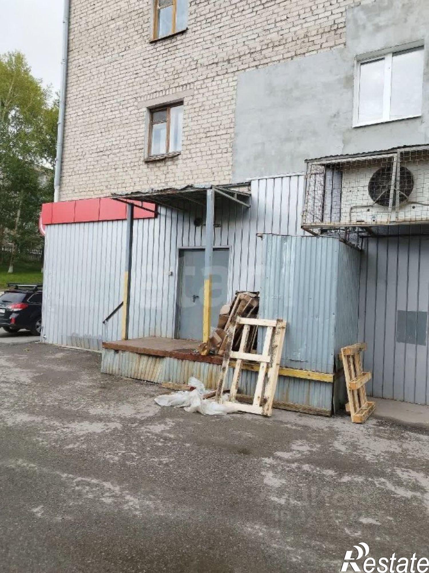 Купить торговое помещение за 28 000 100 рублей на Соликамский городской округ