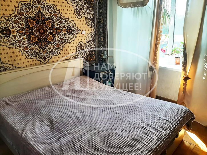 3-комн квартира улица Кабалевского, 10