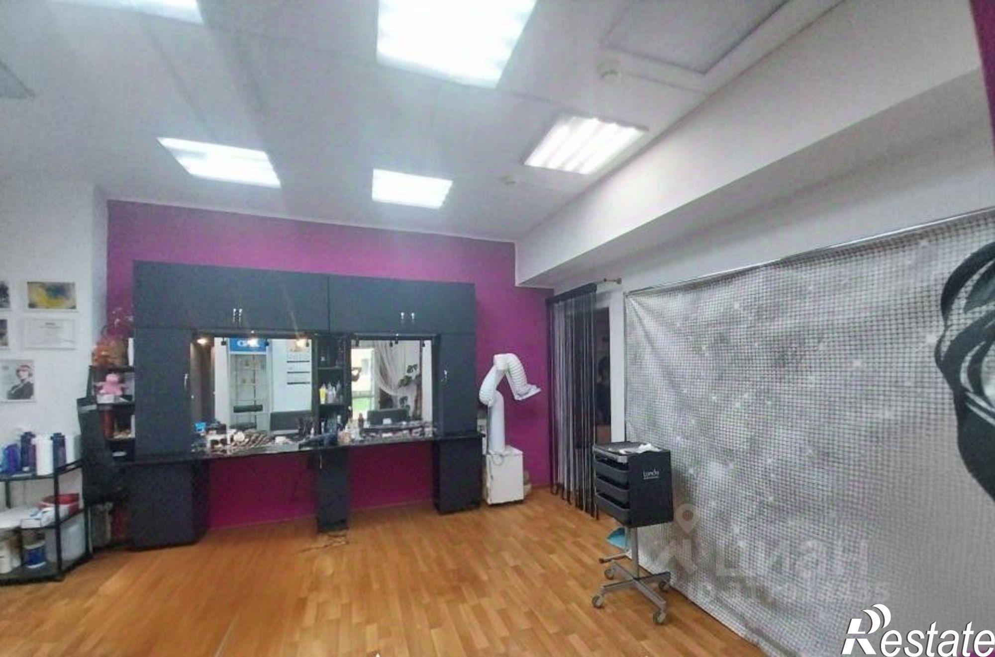 Купить помещение свободного назначения за 2 473 140 рублей на Коммунистическая улица, 11