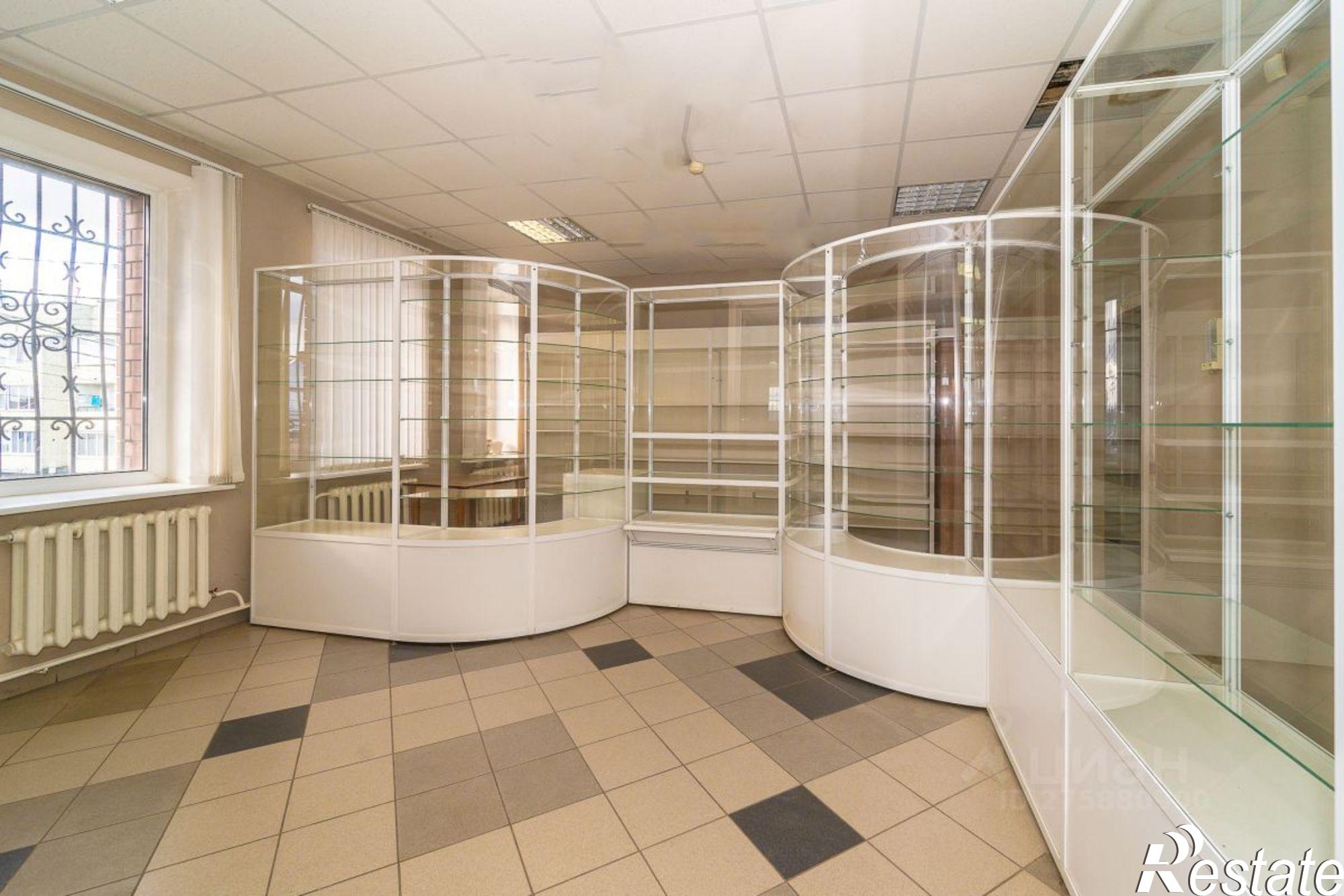 Купить торговое помещение за 24 970 900 рублей на ул Строителей, 28