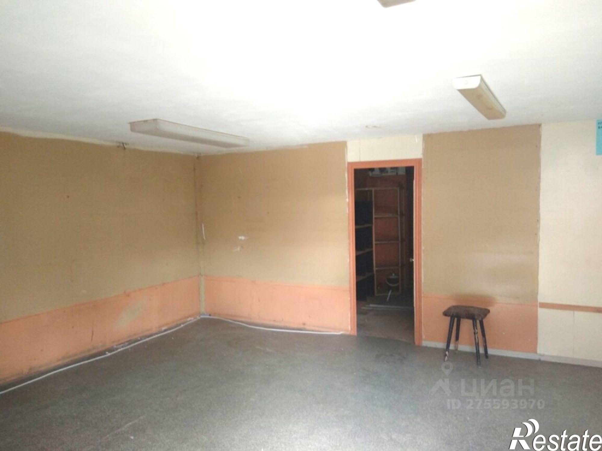 Купить торговое помещение за 883 564 рублей на ул Строителей, 28