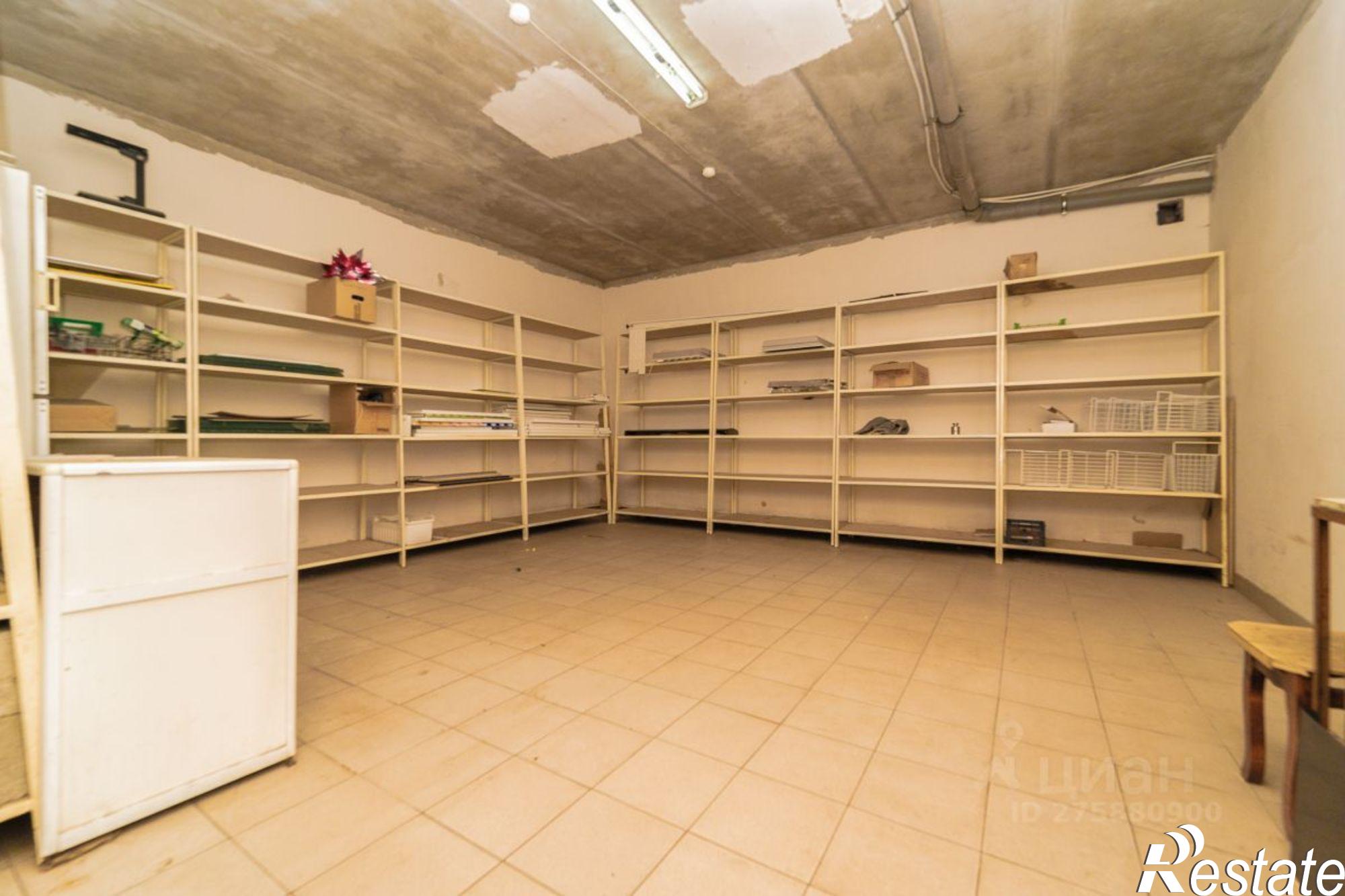 Купить торговое помещение за 24 970 900 рублей на ул Строителей, 28