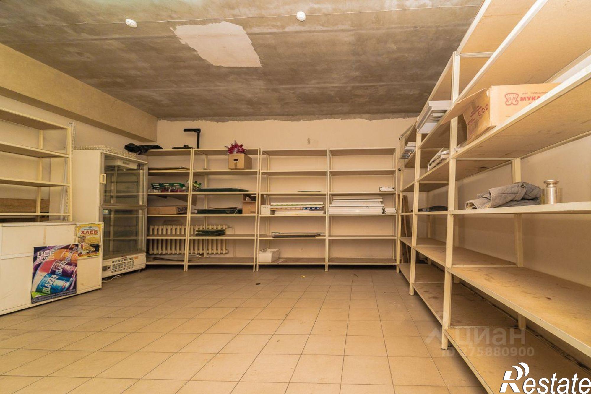 Купить торговое помещение за 24 970 900 рублей на ул Строителей, 28