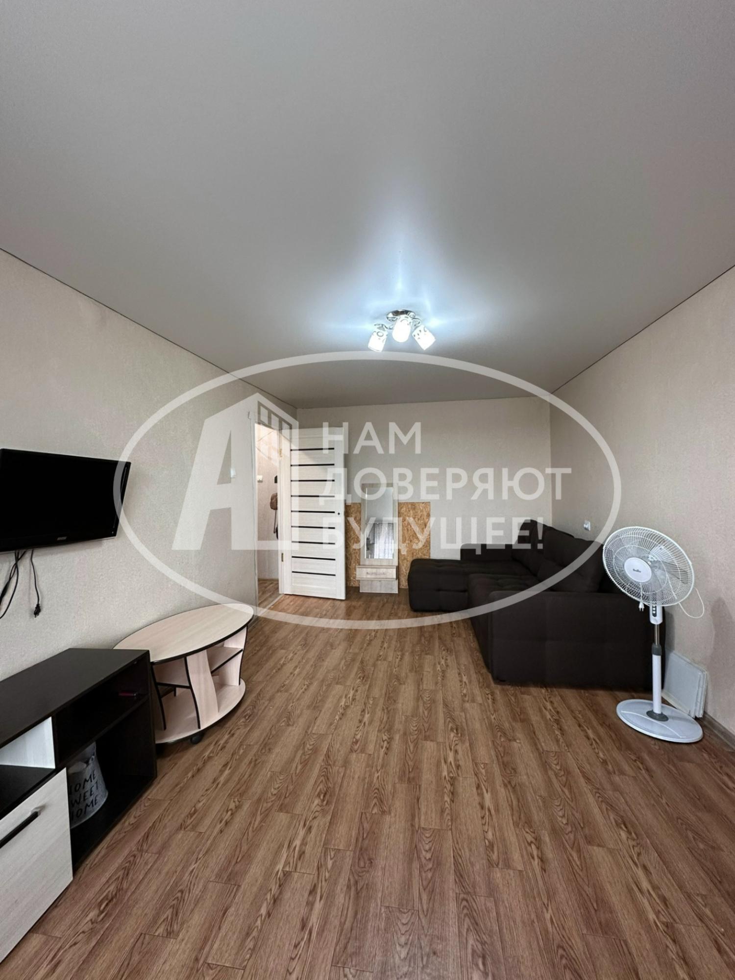 Купить квартиру за 1 990 000 рублей на Коммунистическая улица, 2