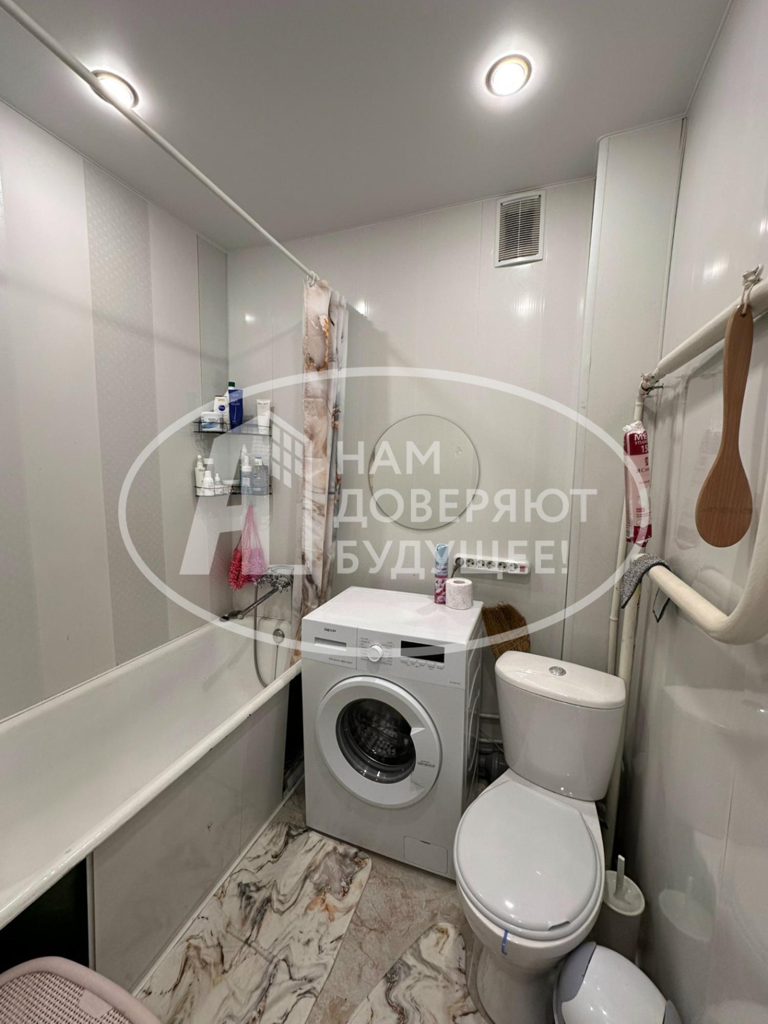 Купить квартиру за 1 990 000 рублей на Коммунистическая улица, 2