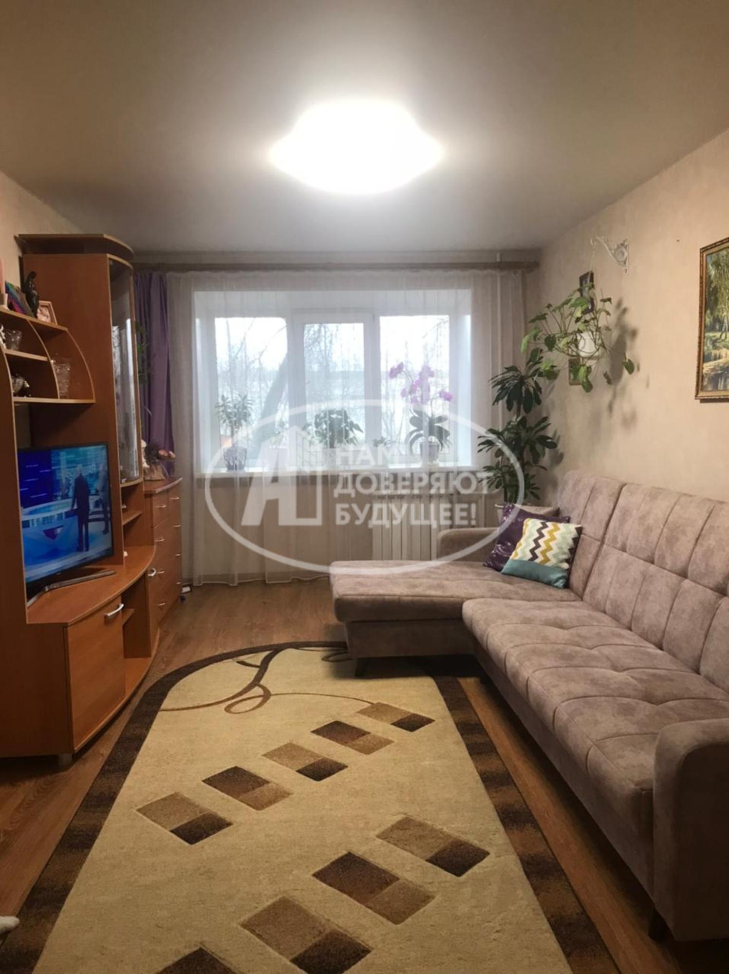 Купить квартиру за 2 150 000 рублей на улица Коммунаров, 63