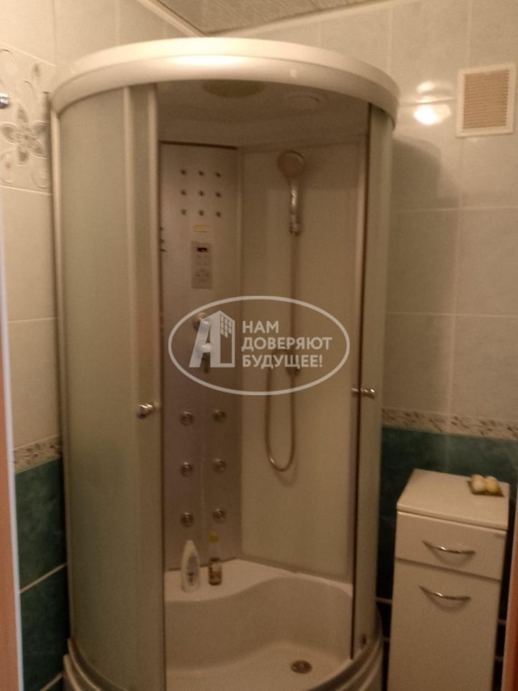 3-комн квартира Октябрьский проспект, 16