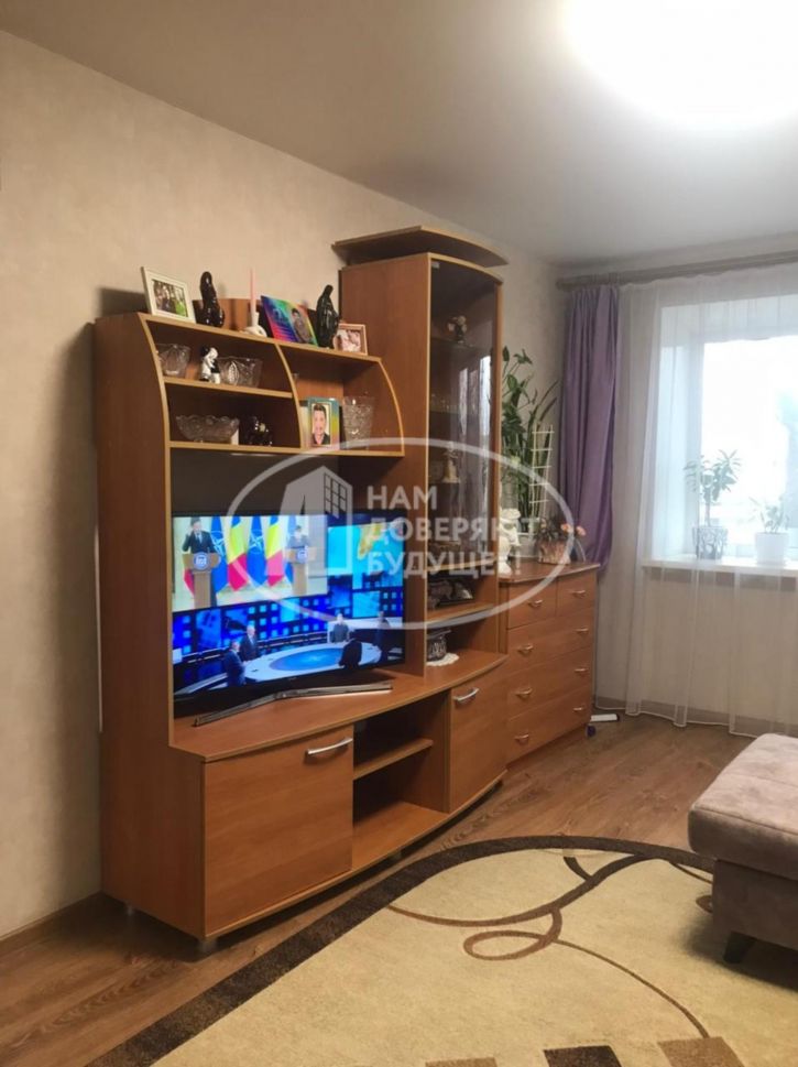 2-комн квартира улица Коммунаров, 63