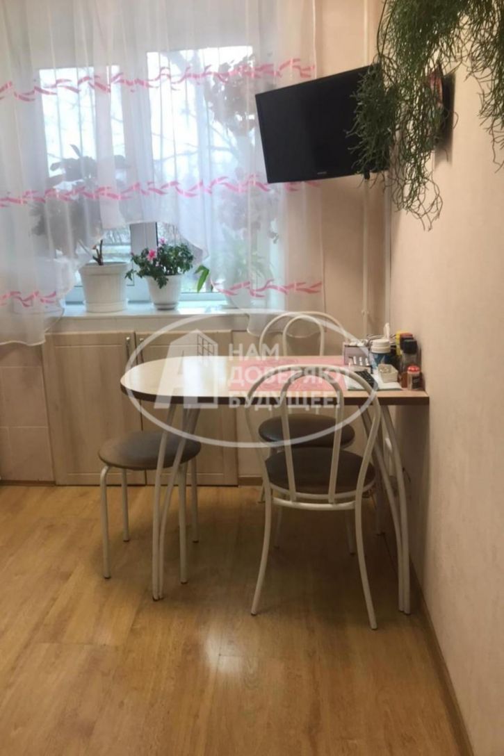 2-комн квартира улица Коммунаров, 63