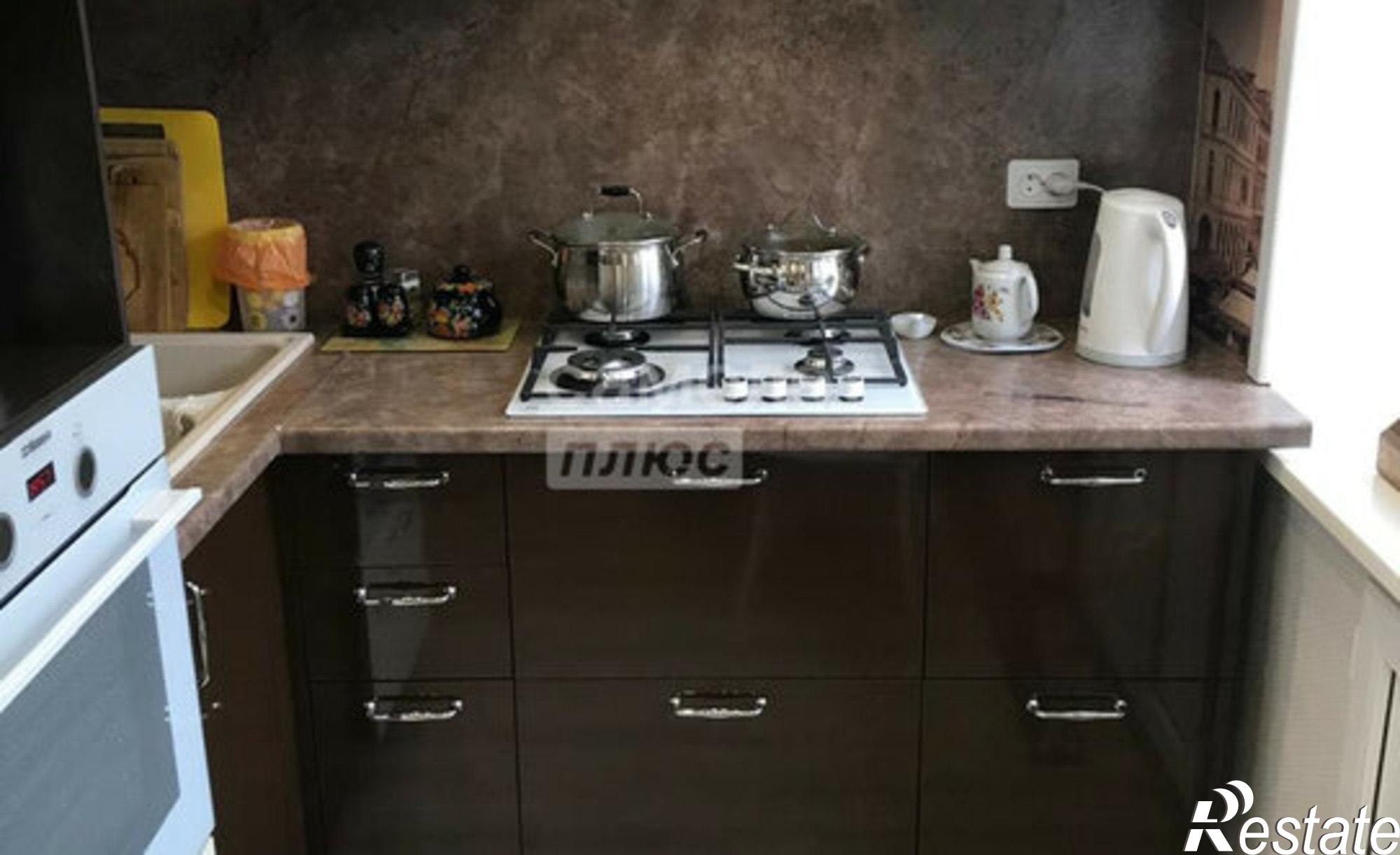 Купить квартиру за 3 800 000 рублей на ул Комарова, 12