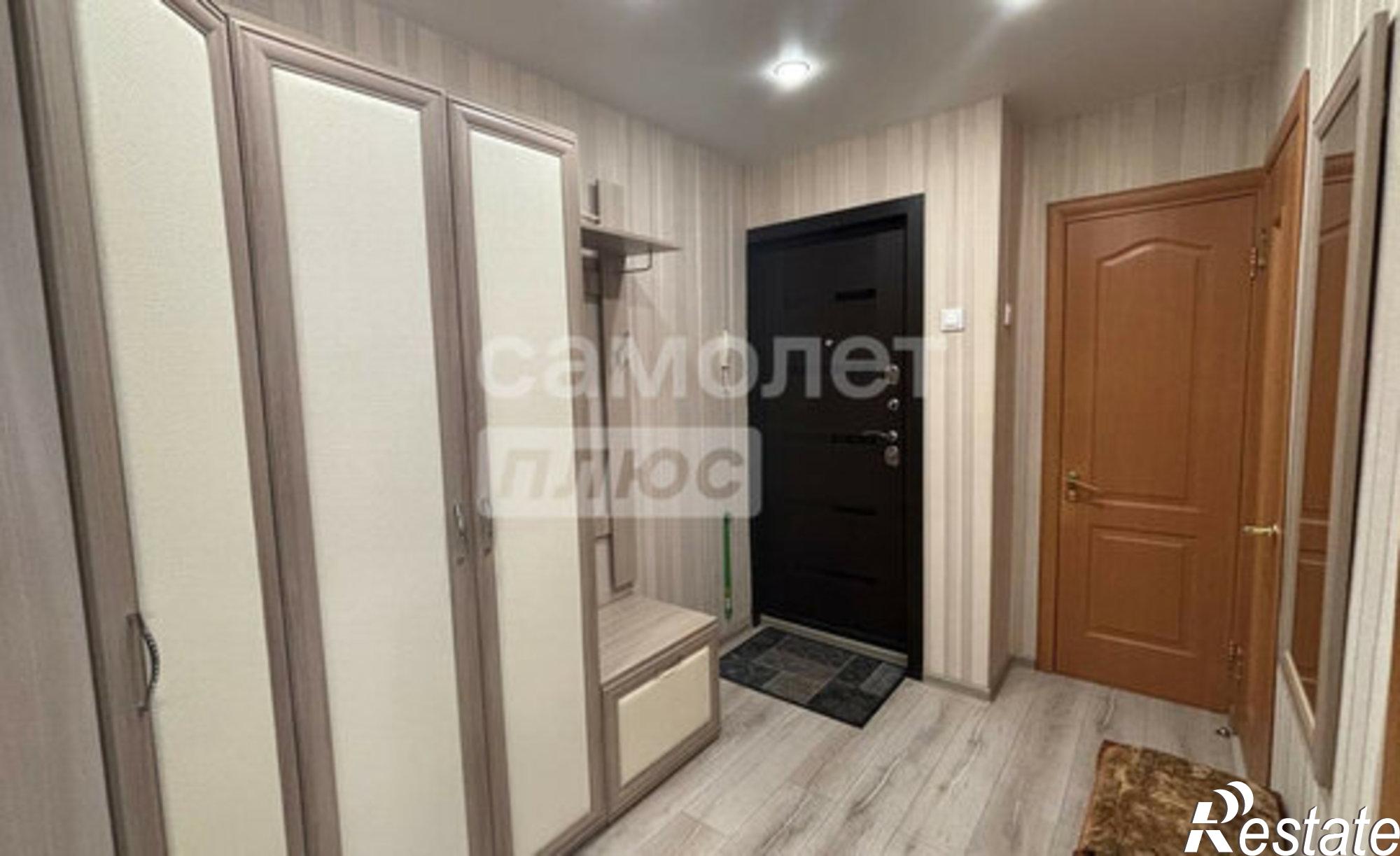 Купить квартиру за 3 800 000 рублей на ул Комарова, 12