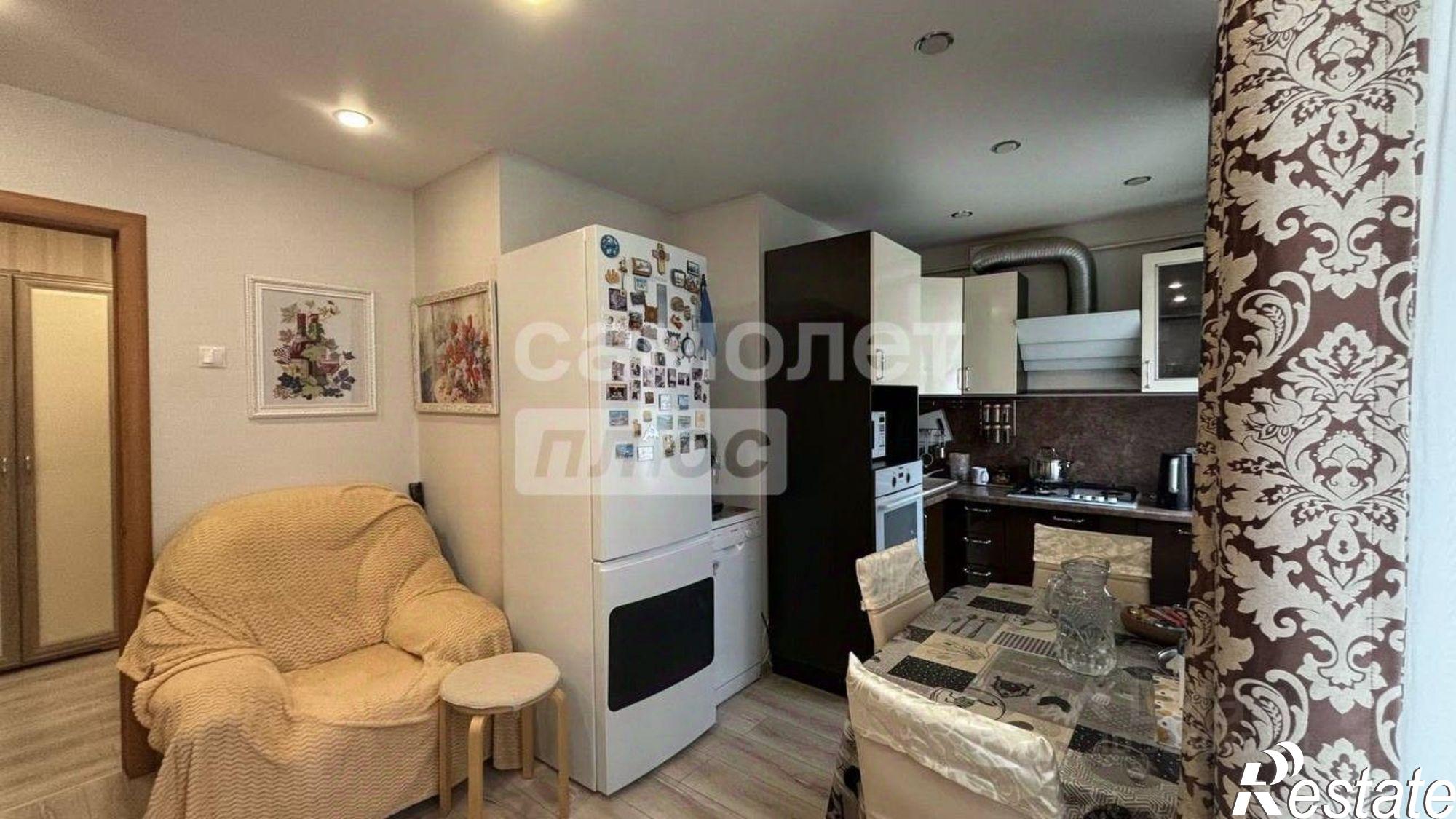 Купить квартиру за 3 800 000 рублей на ул Комарова, 12