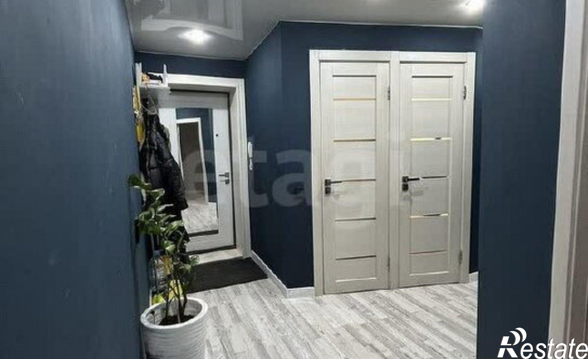 Купить квартиру за 4 650 000 рублей на ул Комарова, 4