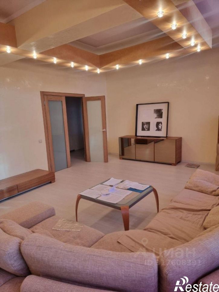 4-комн квартира ул Циренщикова, 10,  д. 10