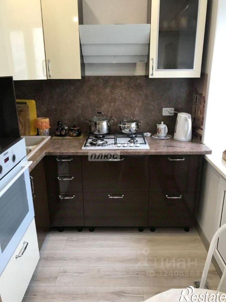 4-комн квартира ул Комарова, 12,  д. 12