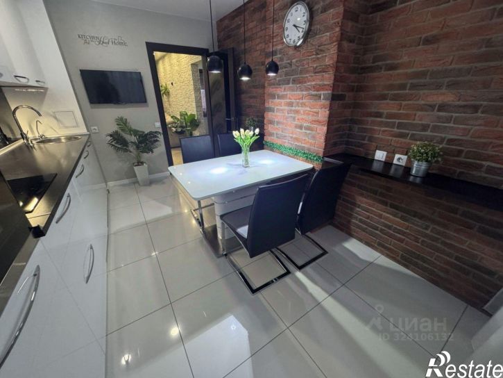 3-комн квартира улица Каширина, 24А,  д. 24А