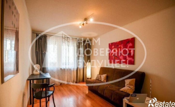 2-комн квартира улица Космонавтов, 3