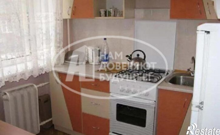 2-комн квартира улица Космонавтов, 3