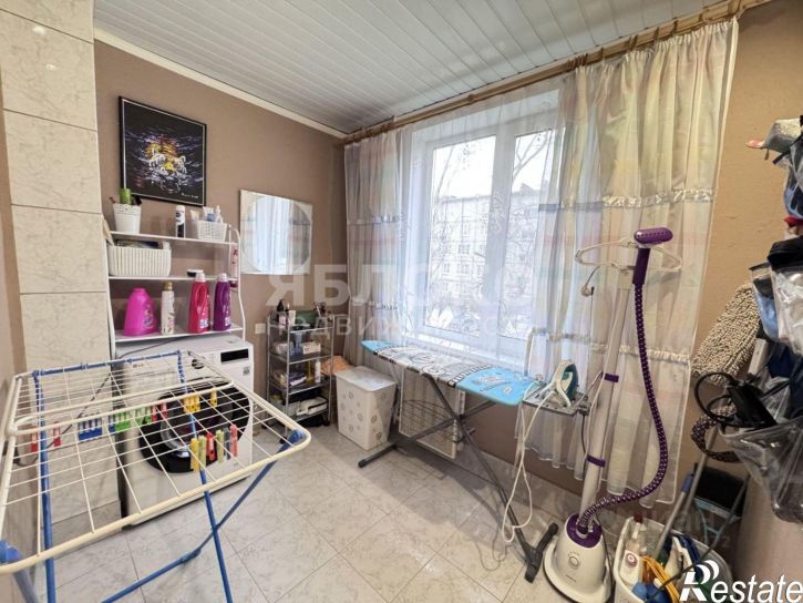 3-комн квартира ул Потемина, 8,  д. 8