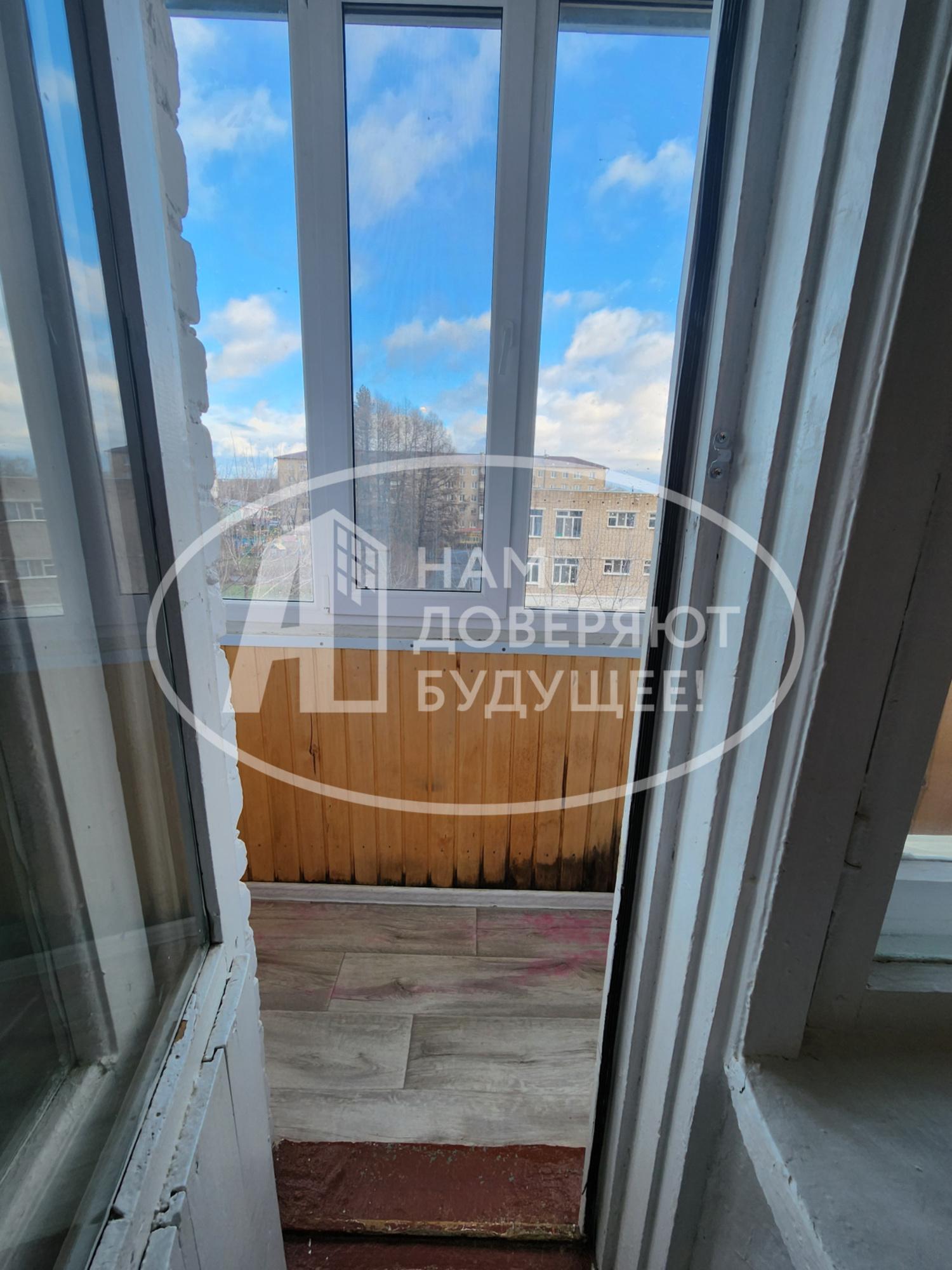 Купить квартиру за 2 450 000 рублей на улица Нефтяников, 12А