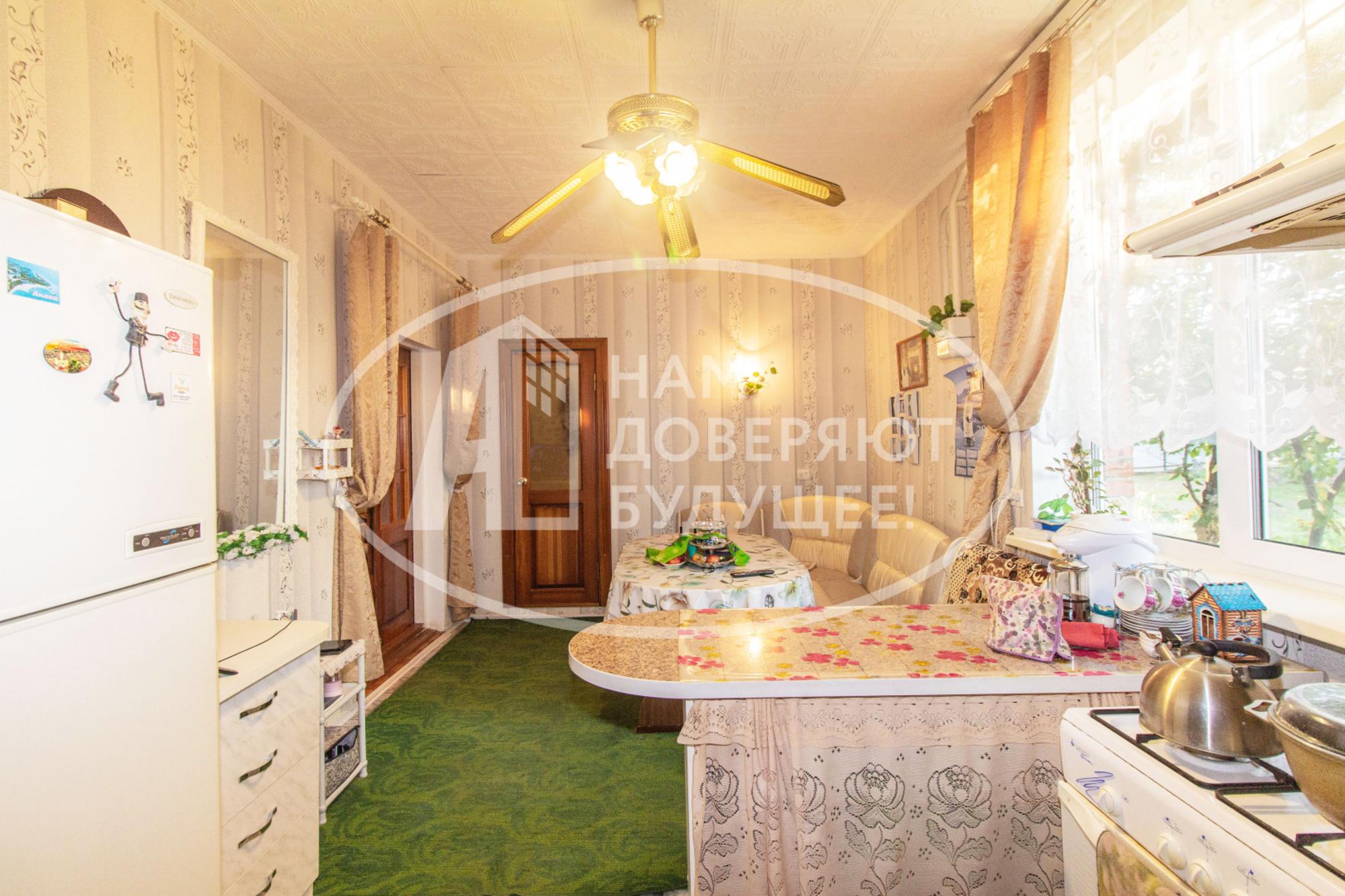 Купить дачу, дом, коттедж за 12 500 000 рублей на Лесная улица, 32